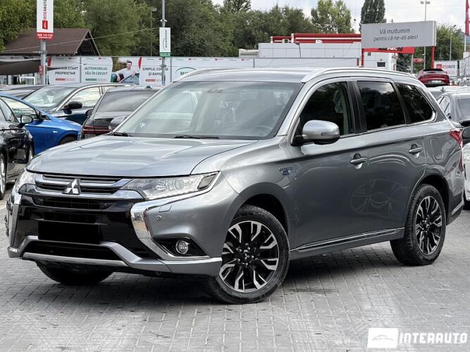 Mitsubishi Outlander 2015 doar la InterAuto