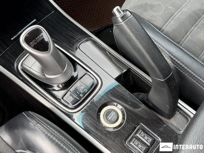 mitsubishi Outlander 2015