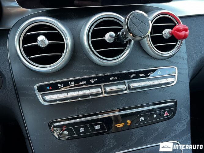 Mercedes GLC 200 47 mercedes GLC 200 2022