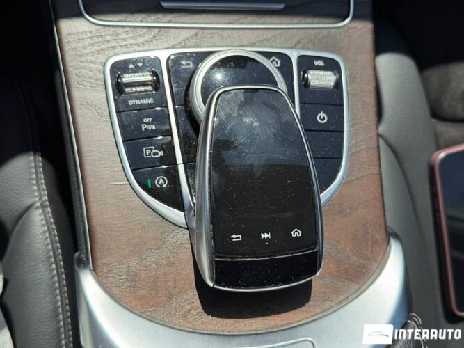 Mercedes C 180 38 mercedes C 180 2019