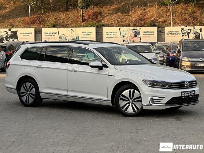 Volkswagen Passat GTE 2016 doar la InterAuto