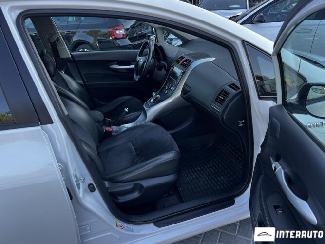 toyota Auris 2012