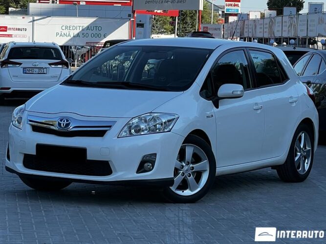 Toyota Auris 2012 doar la InterAuto