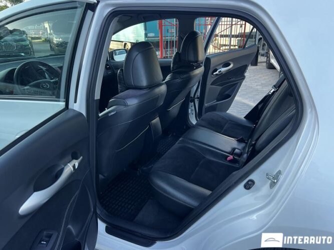 toyota Auris 2012