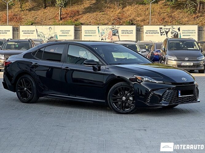Toyota Camry 2025 doar la InterAuto