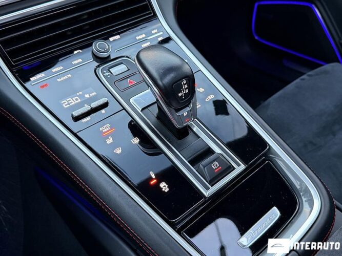 Porsche Panamera GTS 48 porsche Panamera GTS 2019