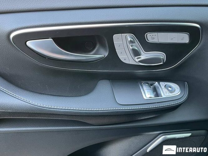 Mercedes V 300 39 mercedes V 300 2024