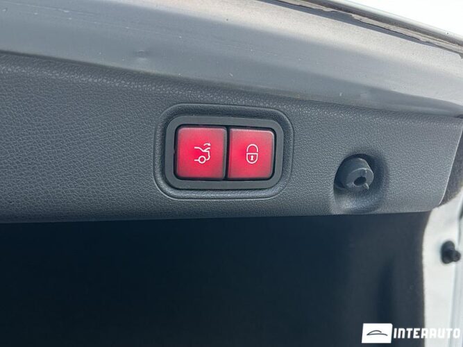 Mercedes E 300 51 mercedes E 300 2018
