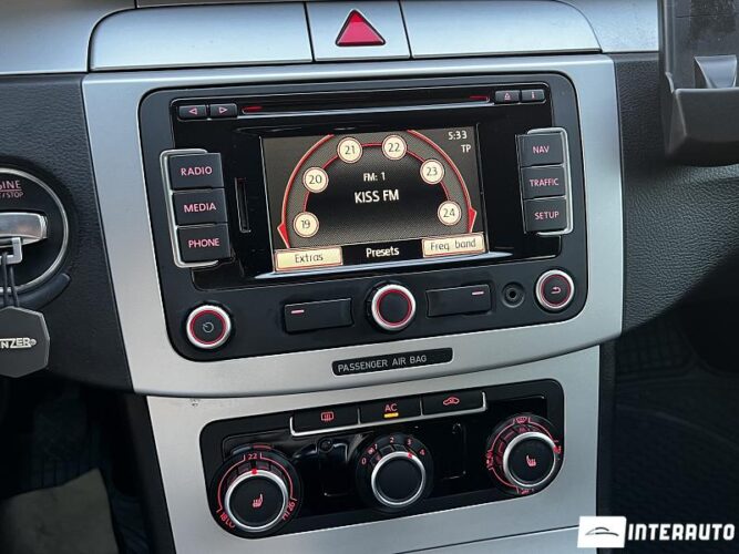 Volkswagen Passat 41 volkswagen Passat 2010