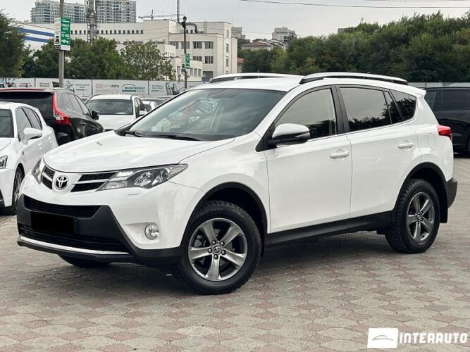 Toyota Rav-4 2015 doar la InterAuto