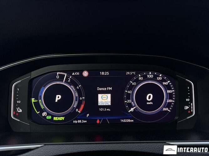 volkswagen Passat GTE 2021