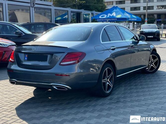Mercedes E 220 44 mercedes E 220 2017