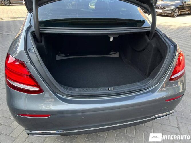 Mercedes E 220 69 mercedes E 220 2017