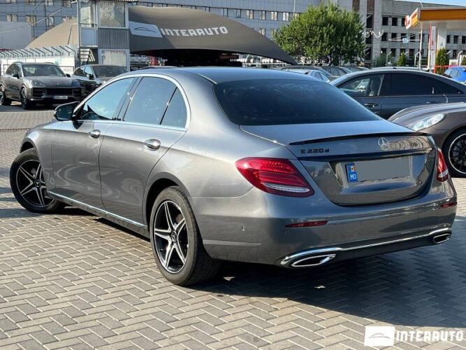 Mercedes E 220 42 mercedes E 220 2017