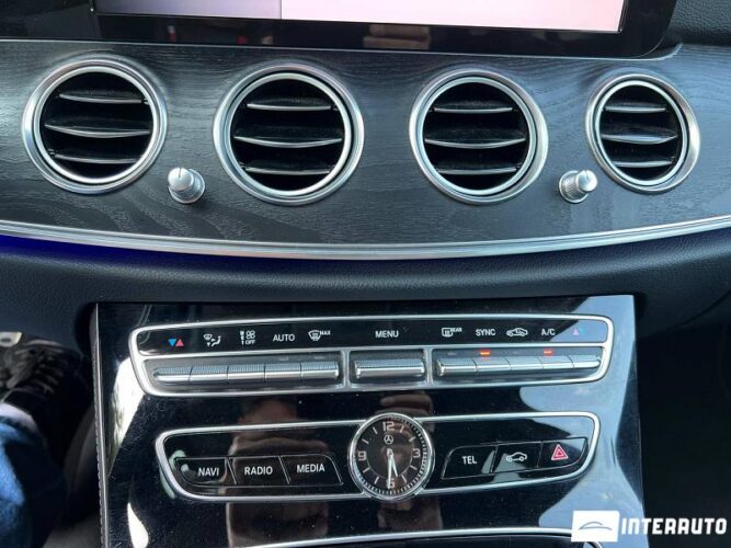 Mercedes E 220 62 mercedes E 220 2017