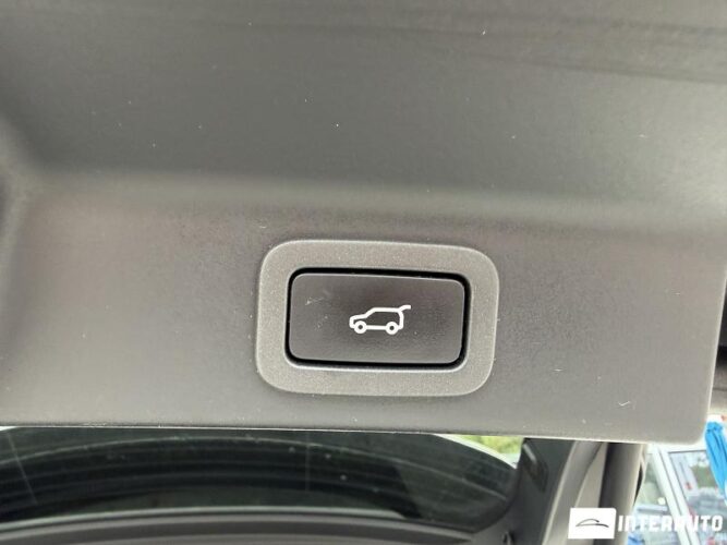 Jaguar F-Pace 61 jaguar F-Pace 2016