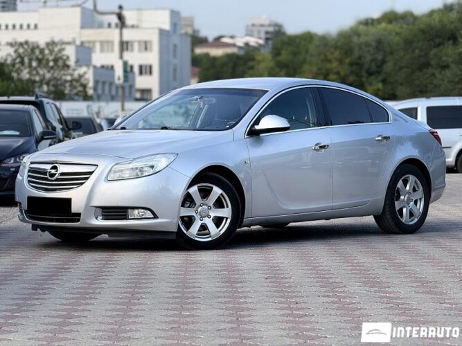 Opel Insignia 2012 doar la InterAuto