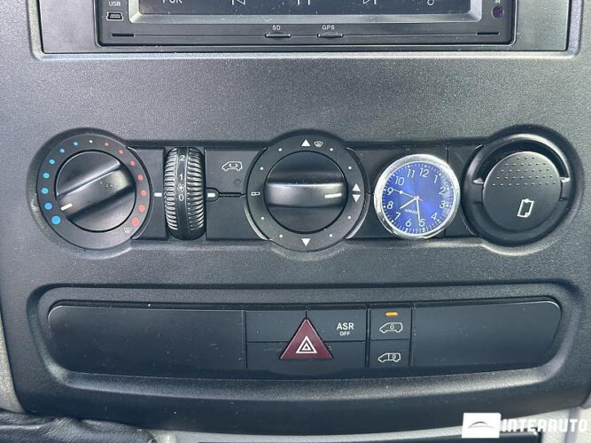 Volkswagen Crafter 2011 doar la InterAuto