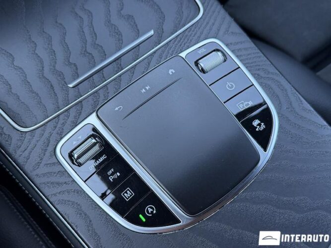 Mercedes GLC 220d 50 mercedes GLC 220d 2020