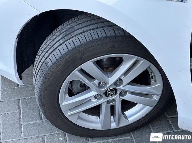 toyota Auris 2016