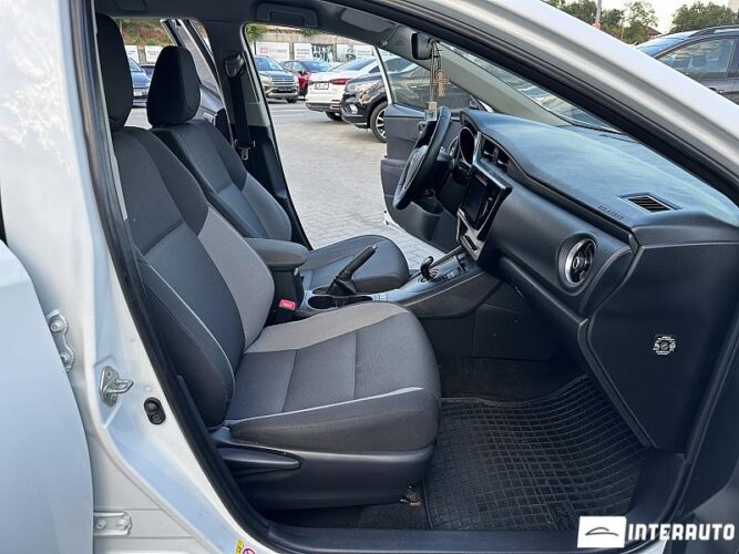 toyota Auris 2016