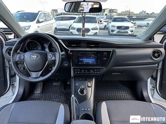 toyota Auris 2016