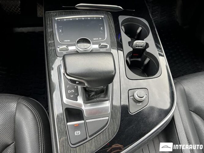 Audi Q7 49 audi Q7 2017