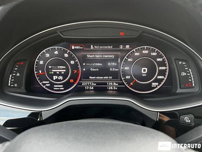 Audi Q7 46 audi Q7 2017