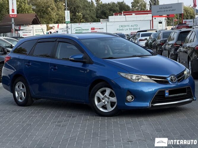 toyota Auris 2013