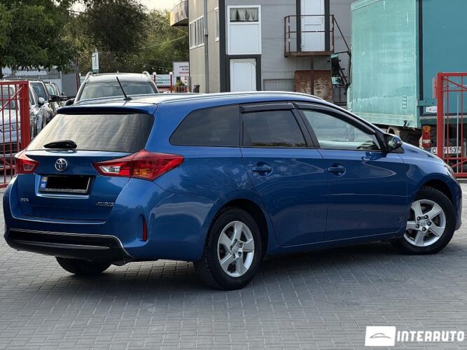 toyota Auris 2013