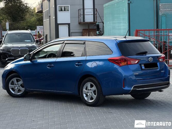 toyota Auris 2013