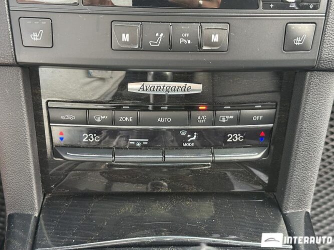 Mercedes E 200 44 mercedes E 200 2012