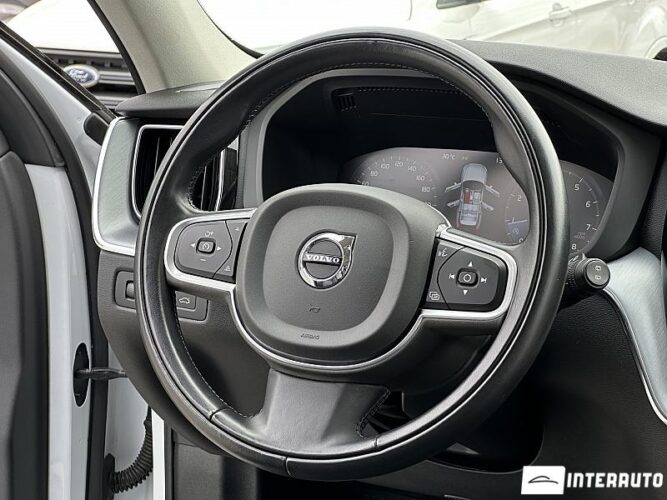 volvo XC 60 2020