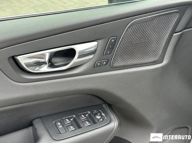 volvo XC 60 2020