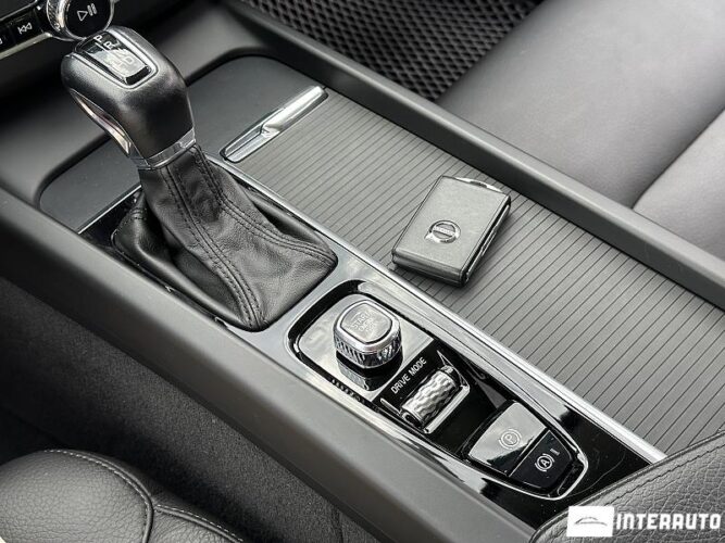 volvo XC 60 2020