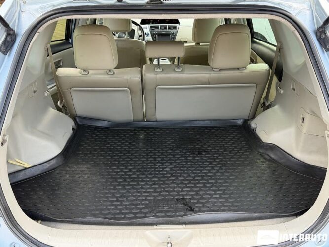 Toyota Prius Plus / V 45 toyota Prius Plus / V 2013
