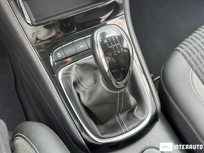 opel Astra 2021