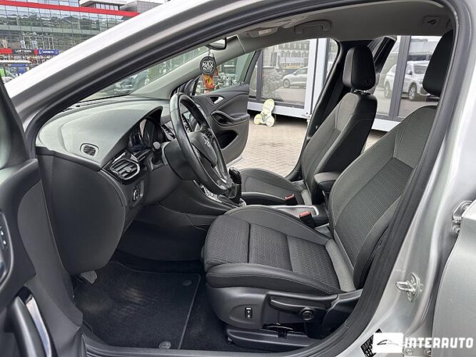 opel Astra 2021