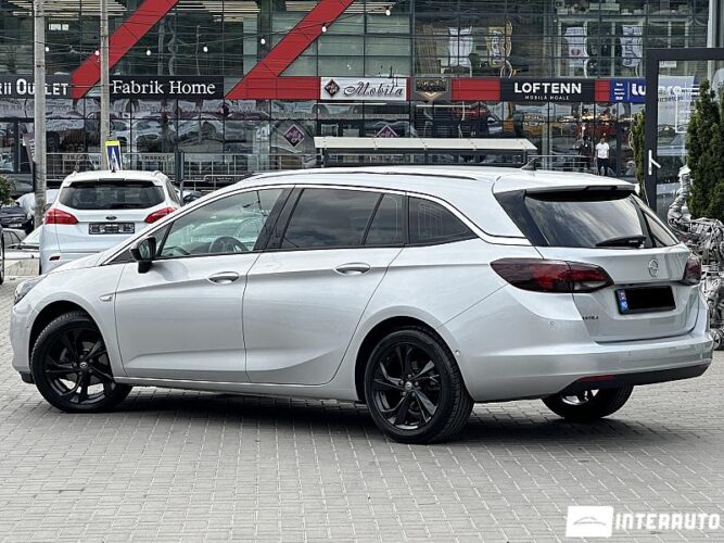 opel Astra 2021