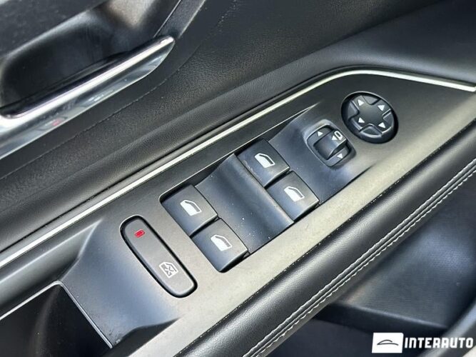 Peugeot 3008 49 peugeot 3008 2018