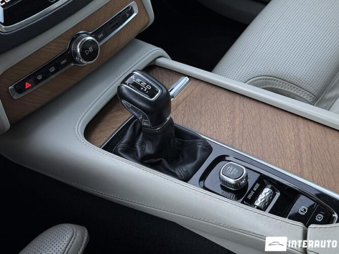 volvo XC 90 2019