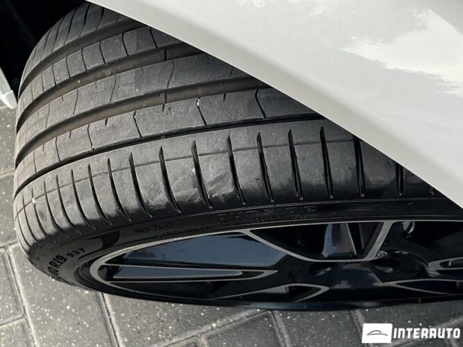 Mercedes C 300 44 mercedes C 300 2019