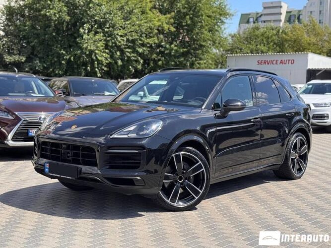 Porsche Cayenne S Hybrid 2023 doar la InterAuto