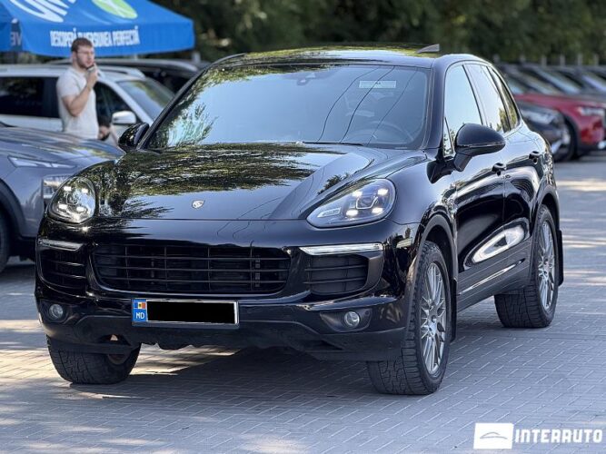 Porsche Cayenne S Hybrid 2015 doar la InterAuto
