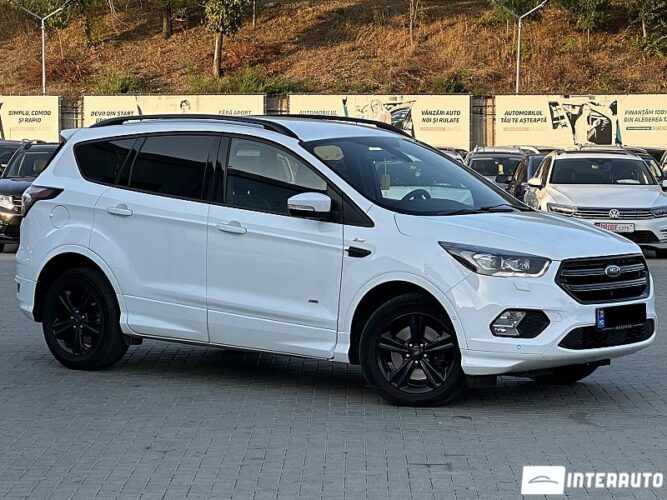Ford Kuga 2017 doar la InterAuto