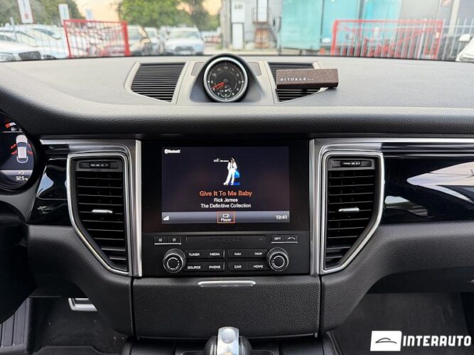 Porsche Macan 44 porsche Macan 2017