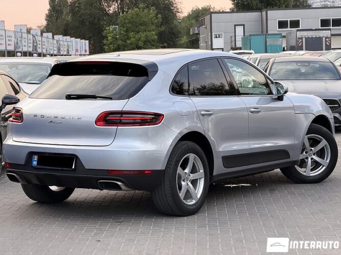 Porsche Macan 36 porsche Macan 2017