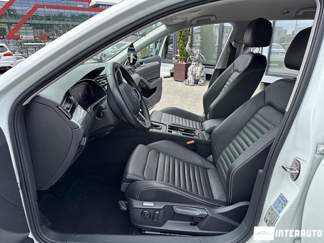 Volkswagen Passat GTE 36 volkswagen Passat GTE 2021
