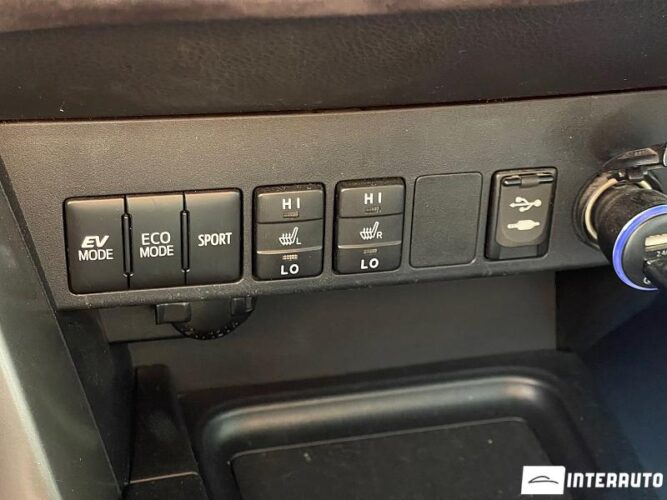 Toyota Rav-4 44 toyota Rav-4 2017