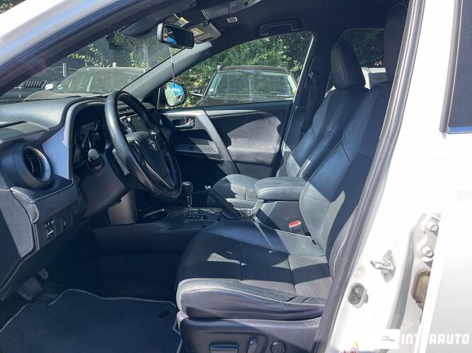 Toyota Rav-4 36 toyota Rav-4 2017